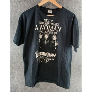Green Day T Shirt Women's Size L Graphic Band Tee Rock Music